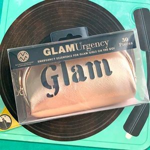GlamUrgency emergency fashion kit